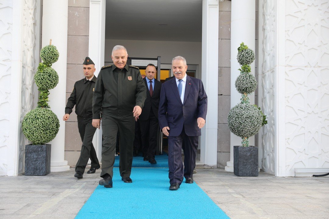 Demirtaş’a Komutan ziyareti